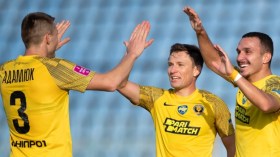 حماش يتألّق تسجيلا وتمريرا