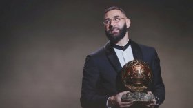 أوّل لاعب بِلحية كثّة سوداء يستلم جائزة “الكرة الذهبية”!