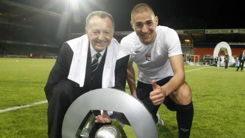 Aulas a Benzema: “Te voila légende, fort d’un profond lien d’amitié entre l’Algérie et la France”