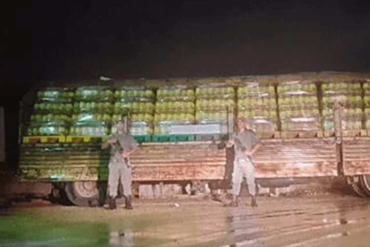 Douanes: 4 .000 bidons d’huile de table saisis a Djelfa