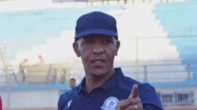 مدرب مولودية البيّض يرمي المنشفة