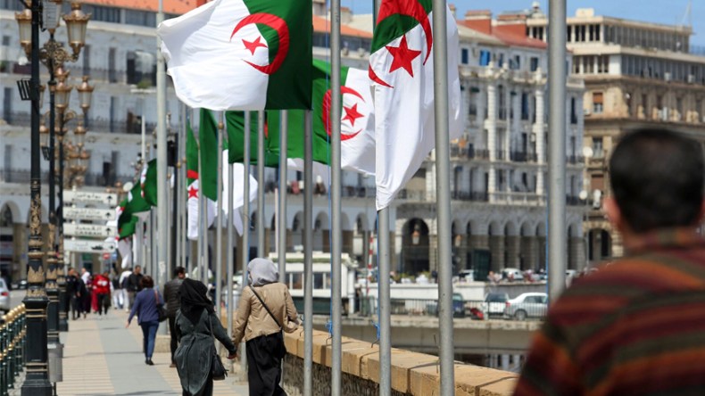 خبراء وقانونيون لتفكيك “شيفرات” بيان السياسة العامة