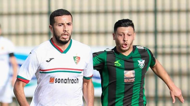 المولودية تُطيح بِرائد الترتيب