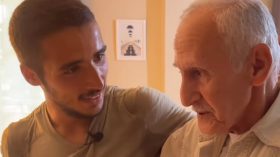 VIDEO: Parti a pied de Paris, voila Mehdi arrivé chez son grand-père a Alger