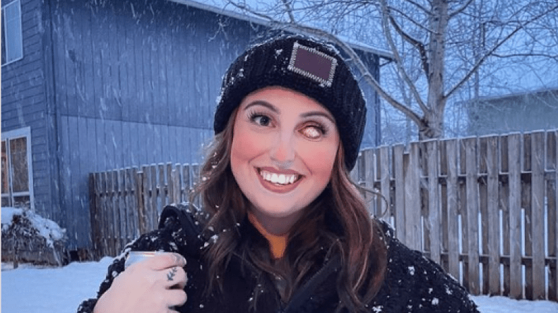 فتاة أمريكية استبدلت عينها اليمنى بما يشبه”جوهرة”..ما السبب؟