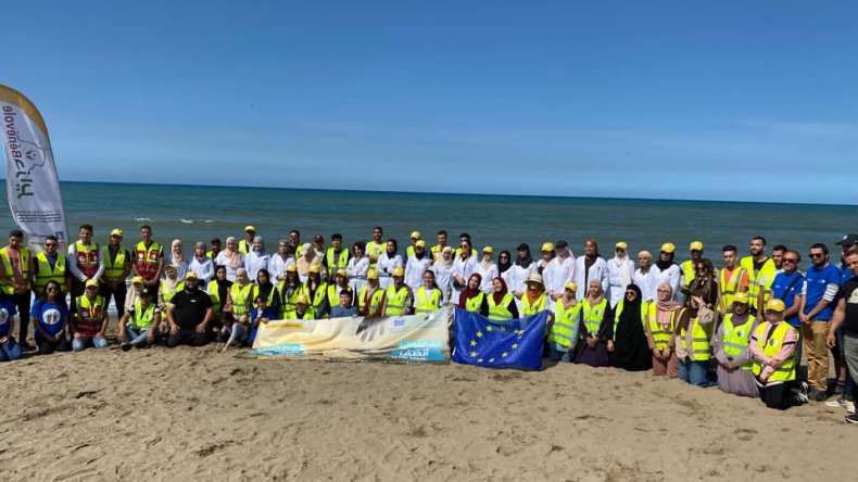 وزارة البيئة وبعثة الاتحاد الأوروبي ينظفان شواطئ زرالدة