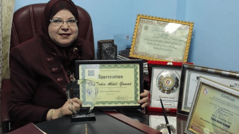 صمّاء أسمعت العالم.. طبيبة تحكي قصة نجاحها في كتاب