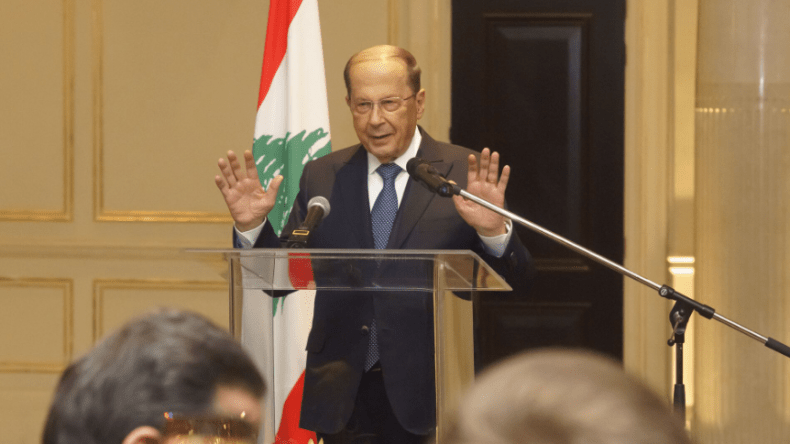 الرئيس اللباني يترك منصبه الأحد ويحذر من “فوضى دستورية”