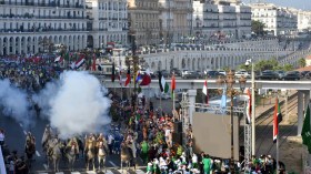 الجزائر العاصمة: احتفالات بعيد الثورة بألوان عربية