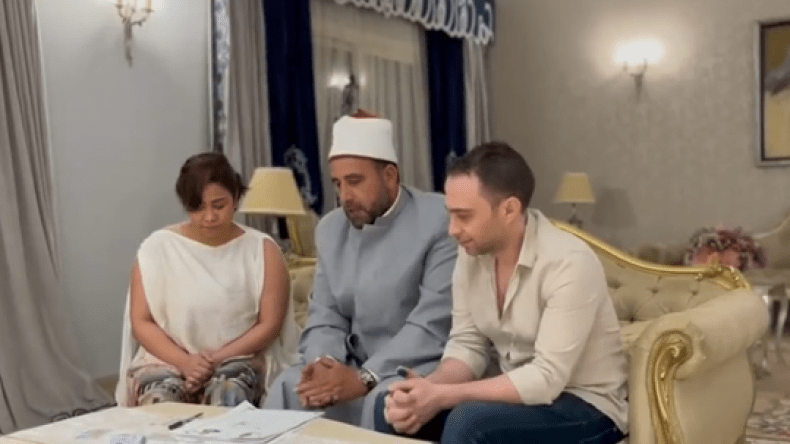 بعد قصة طلاق “درامية”.. شيرين تفاجئ الجميع! (فيديو)