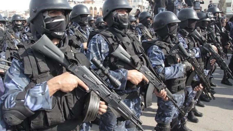 ضباط من الشرطة الخاصة الفلسطينية لتأمين مونديال قطر