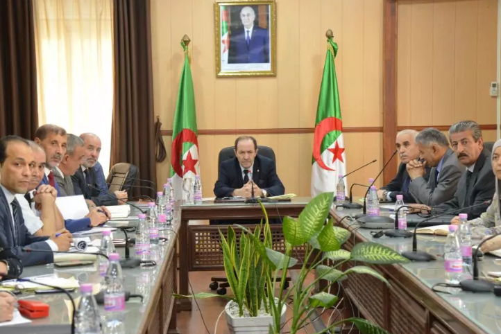 Le manuel scolaire numérique entrera en vigueur dans les prochains jours