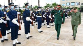 محادثات جزائرية تنزانية حول تعزيز التعاون العسكري