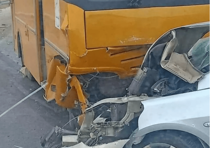 Oran: 5 élèves blessés dans une collision entre un bus de transport scolaire ​et une voiture