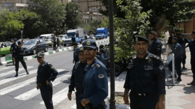 إيران تعتقل “عملاء” للمخابرات الفرنسية على أراضيها