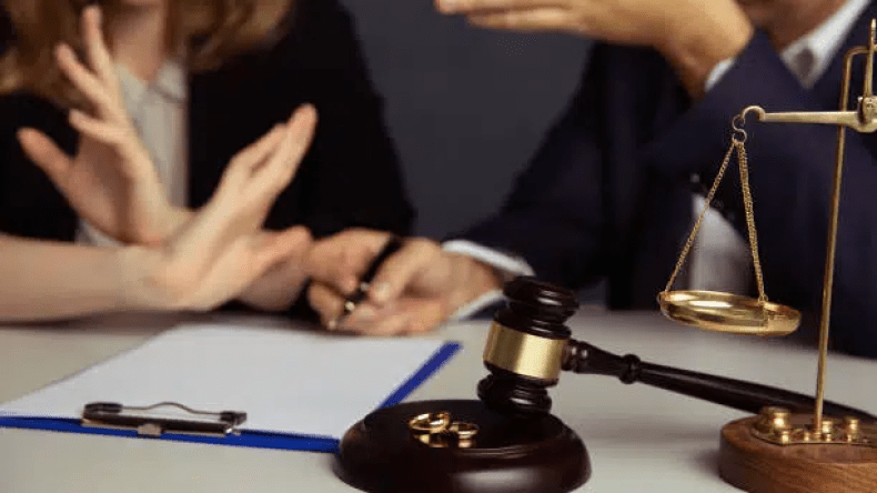 ارتفاع ظاهرة الخلع بالجزائر.. وزير العدل يعلق