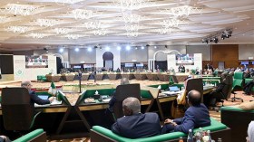 القمة ترحّب بـ”اتفاق الجزائر” للمصالحة الفلسطينية