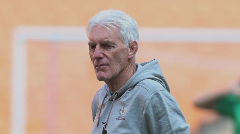 “المدرب بروس رفض مواجهة الجزائر لِأنّه جبان”