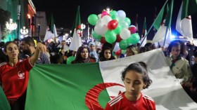 استعراضات.. احتفالات مبهرة ومسيرة شعبية بالعاصمة