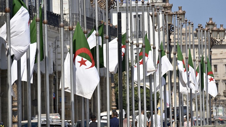 الجزائر تعيد تفعيل شبكات علاقاتها بتنشيط محورها التقليدي