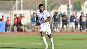 “محرز الجديد” يُؤدّي مناسك العمرة وعملاق إنجليزي يُراقبه