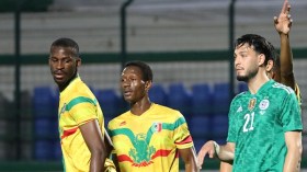 استدعاء 24 لاعبا ماليا لِمواجهة “الخضر”