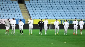 بِالفيديو: الجمهور الجزائري يُدفئ تدريبات “الخضر” في مالمو