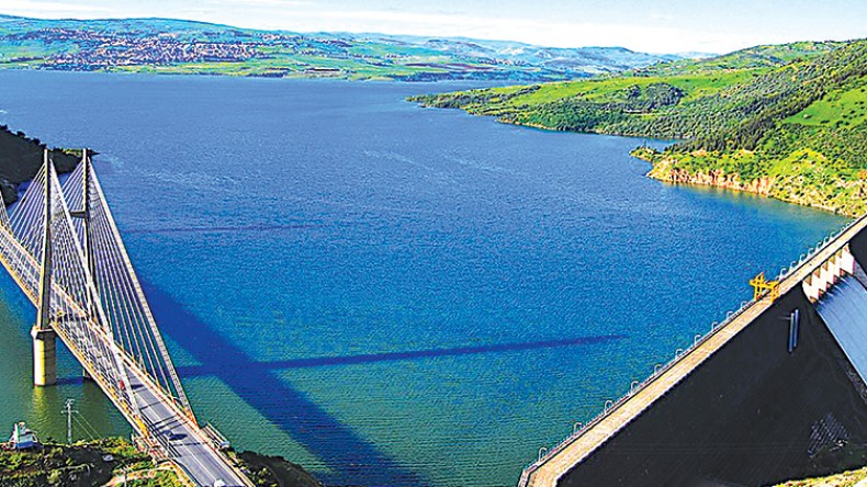 تأجيل محاكمة المتهمين في قضية الـ 1800 مليار التي تبخّرت مع المياه!