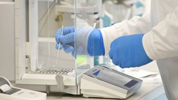 ريادة البحث العلمي في الجزائر: مؤشرات الصدارة وملامح التحول