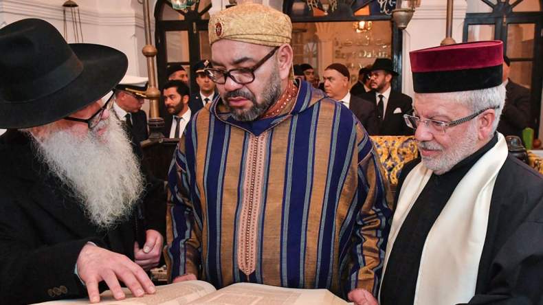 بعد إرسال مواطنين لبناء المستوطنات.. ملك المغرب يُعلن التضامن مع الفلسطينيين!