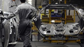 هؤلاء ممنوعون بقوة القانون من تصنيع السيّارات في الجزائر