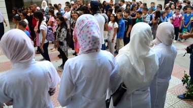 حجز فوري للهواتف النقالة في المدارس لسنة دراسية كاملة