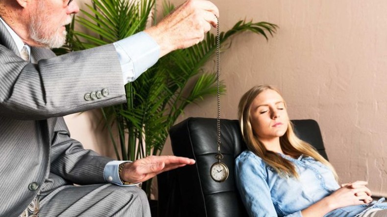 التنويم المغناطيسي.. علاج فعال للصدمات 