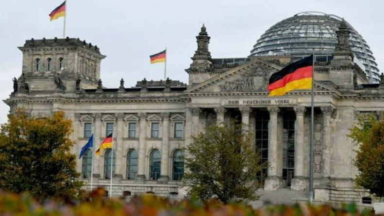 نائبة ألمانية تتهم أمريكا بسبب سياسة “فرق تسد”