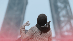 امرأة محجبة في منشور للجيش الفرنسي.. اليمين غاضب والحكومة ترد