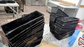 صور صادمة من محل “راقي” لصناعة الحلويات