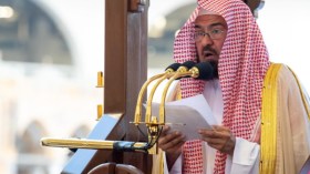 بعد هجومه على المشاهير.. السديس يدعو لتجنب وسائل التواصل الاجتماعي