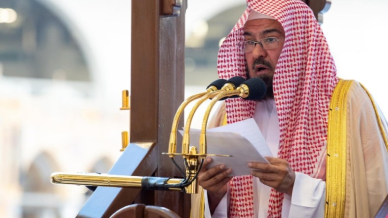 بعد هجومه على المشاهير.. السديس يدعو لتجنب وسائل التواصل الاجتماعي