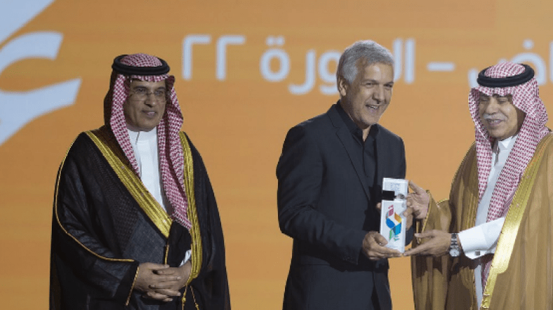 تكريم المخرج جعفر قاسم في المهرجان العربي بالرياض