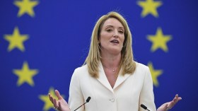 رئيسة البرلمان الأوروبي تشكو من هجوم القراصنة بسبب روسيا