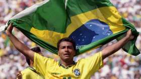 رسالة تحفيز من روماريو إلى نيمار مع انطلاق المونديال