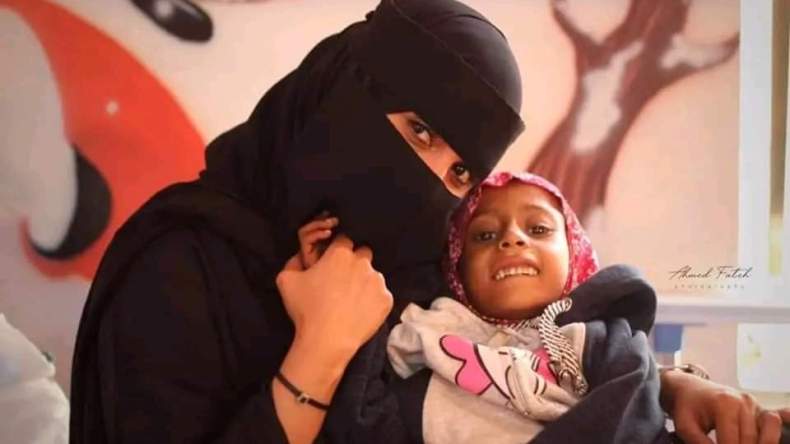 تعرضت لابتزاز الكتروني…محاولة انتحار ناشطة تفجّر غضبا في اليمن