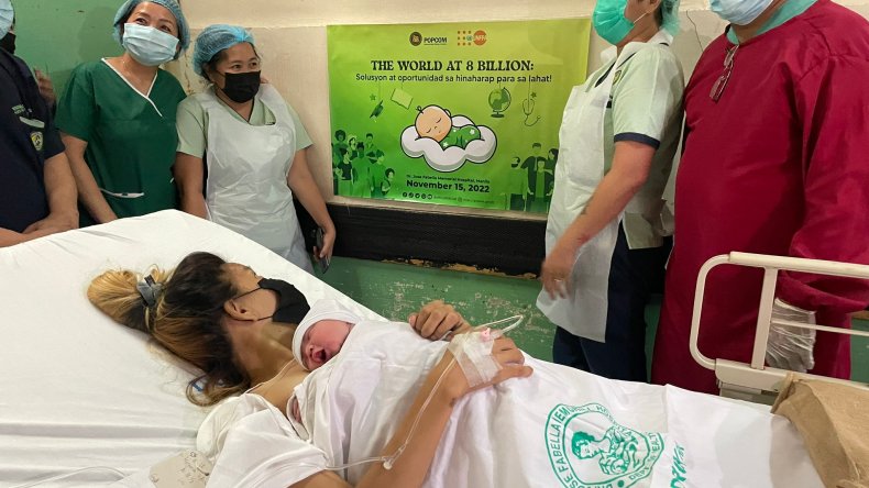 بالصور.. هذه هي الطفلة التي رفعت سكان الأرض إلى 8 مليارات