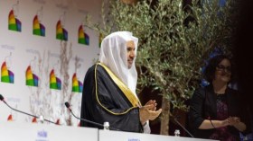 “شعار المثليين في منتدى الأديان”.. أمين عام رابطة العالم الإسلامي يعلق (فيديو)