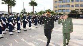 الفريق أول شنقريحة يبحث مع نظيره السوداني التعاون العسكري