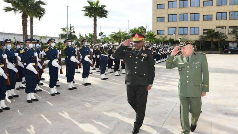الفريق أول شنقريحة يبحث مع نظيره السوداني التعاون العسكري