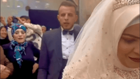 بالفيديو.. قارئ يفتتح حفل زفافه بآيات من القرآن!