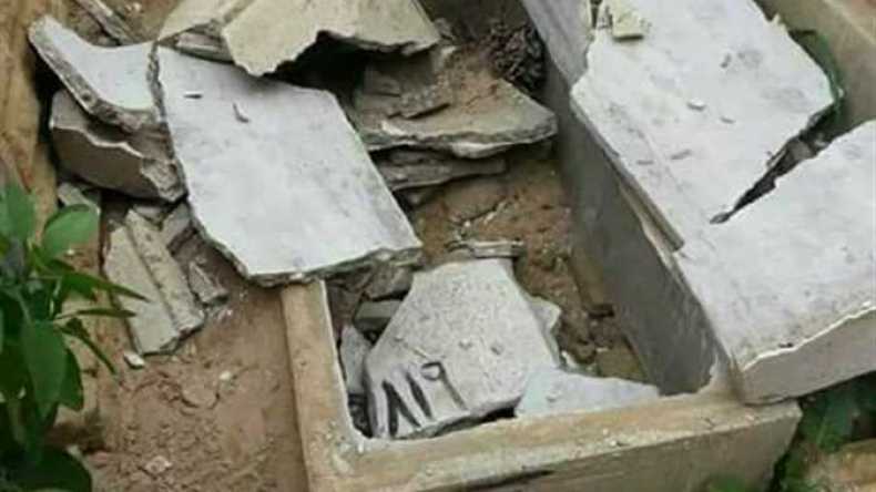 لصوص يسرقون جثة متوفى ليجردوه من فقرات ذهبية في ظهره