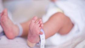 امرأة فاقدة للوعي لمدة 7 أشهر تضع مولودة بصحة جيدة