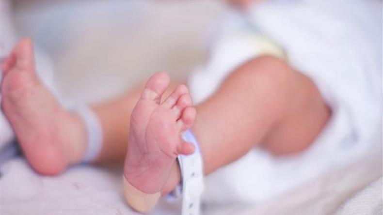 امرأة فاقدة للوعي لمدة 7 أشهر تضع مولودة بصحة جيدة